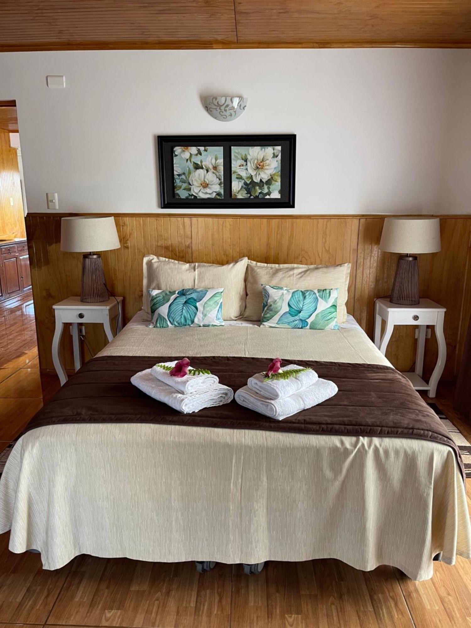 Teanehi Bed & Breakfast Hanga Roa Extérieur photo