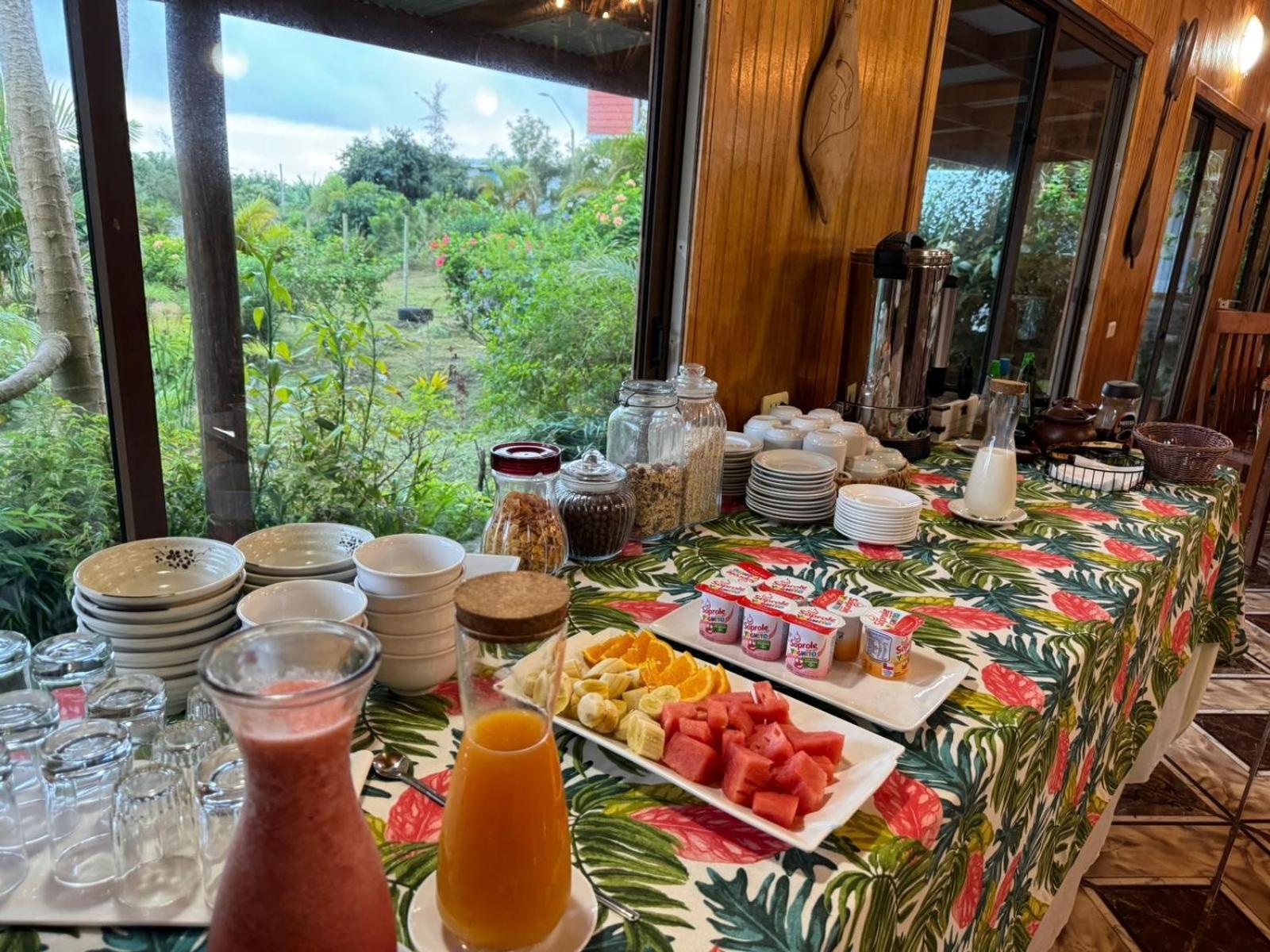 Teanehi Bed & Breakfast Hanga Roa Extérieur photo