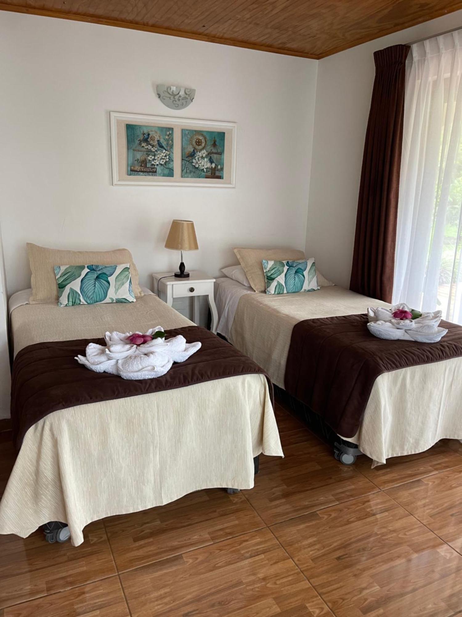Teanehi Bed & Breakfast Hanga Roa Extérieur photo