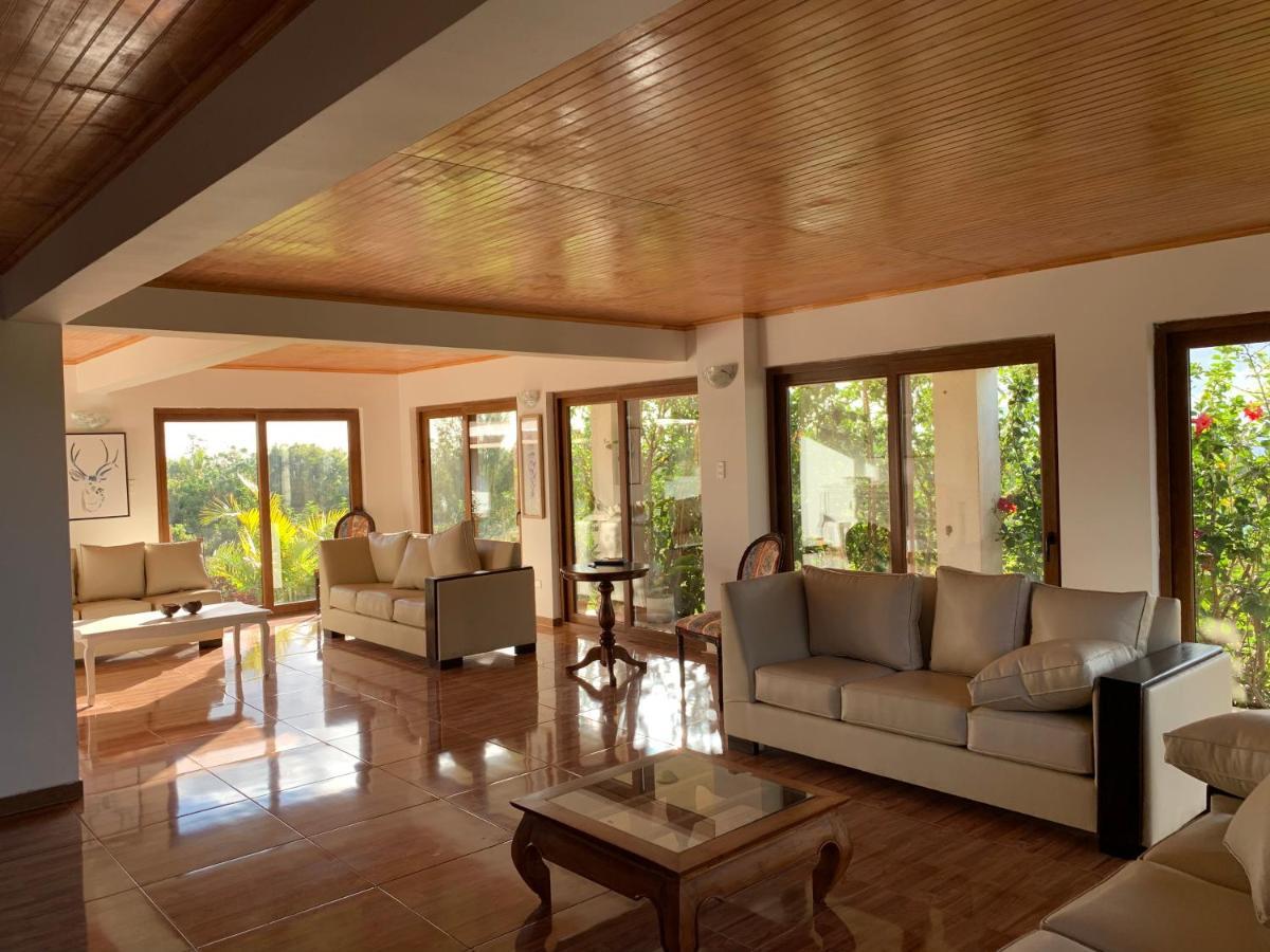 Teanehi Bed & Breakfast Hanga Roa Extérieur photo