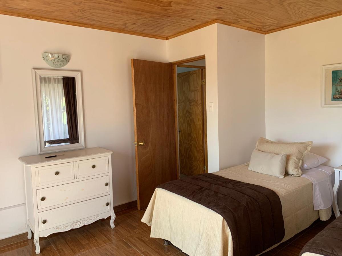 Teanehi Bed & Breakfast Hanga Roa Extérieur photo