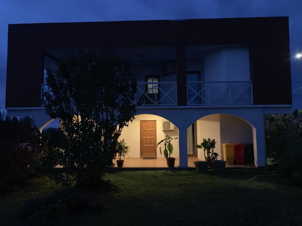 Teanehi Bed & Breakfast Hanga Roa Extérieur photo